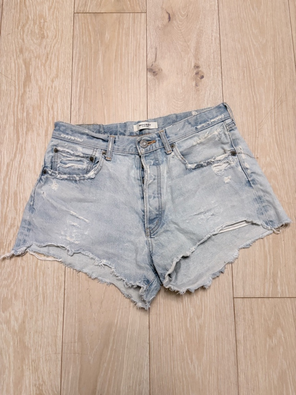 MOUSSY Vintage Distressed Denim Cutoff Shorts Size 28 Light Wash Raw Hem